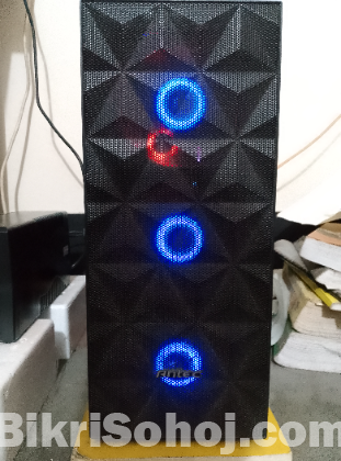 DESKTOP PC UP FOR SALE!